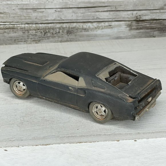 Rare Popular Imports 1969 Ford Mustang Barn Find Resin Sculpture Gray 7” - Picture 3 of 7